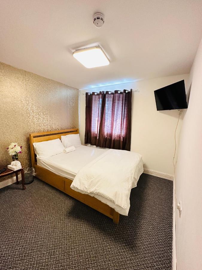 Unique Private Rooms Bolton Exterior photo